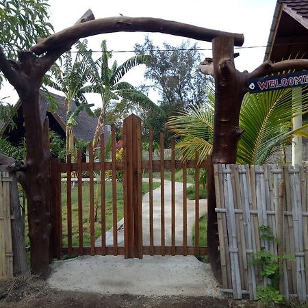 ホテルRose Bungalow Pemenang エクステリア 写真