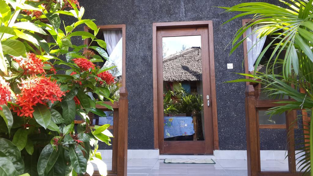 ホテルRose Bungalow Pemenang エクステリア 写真