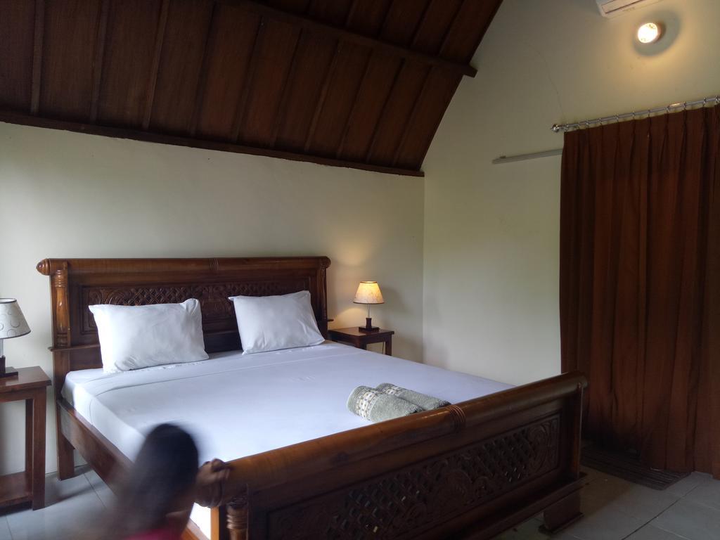 ホテルRose Bungalow Pemenang エクステリア 写真