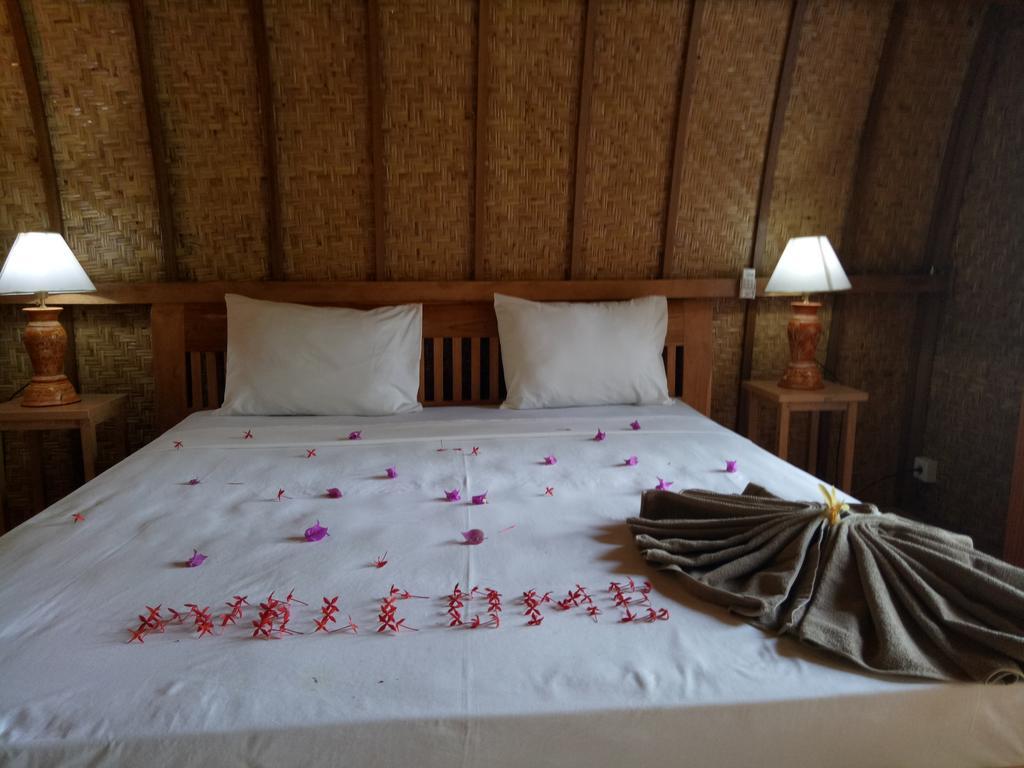 ホテルRose Bungalow Pemenang エクステリア 写真