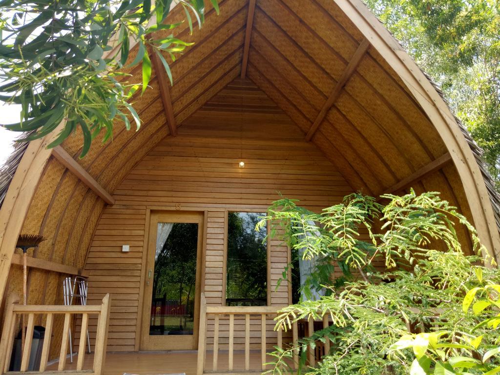ホテルRose Bungalow Pemenang エクステリア 写真