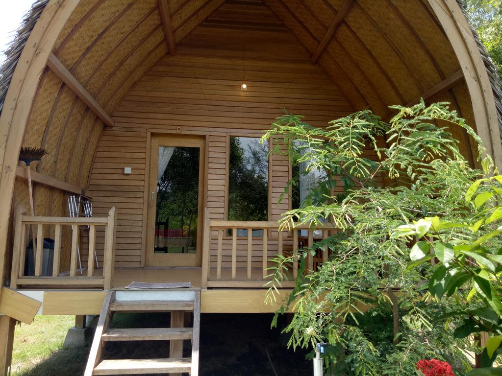 ホテルRose Bungalow Pemenang エクステリア 写真