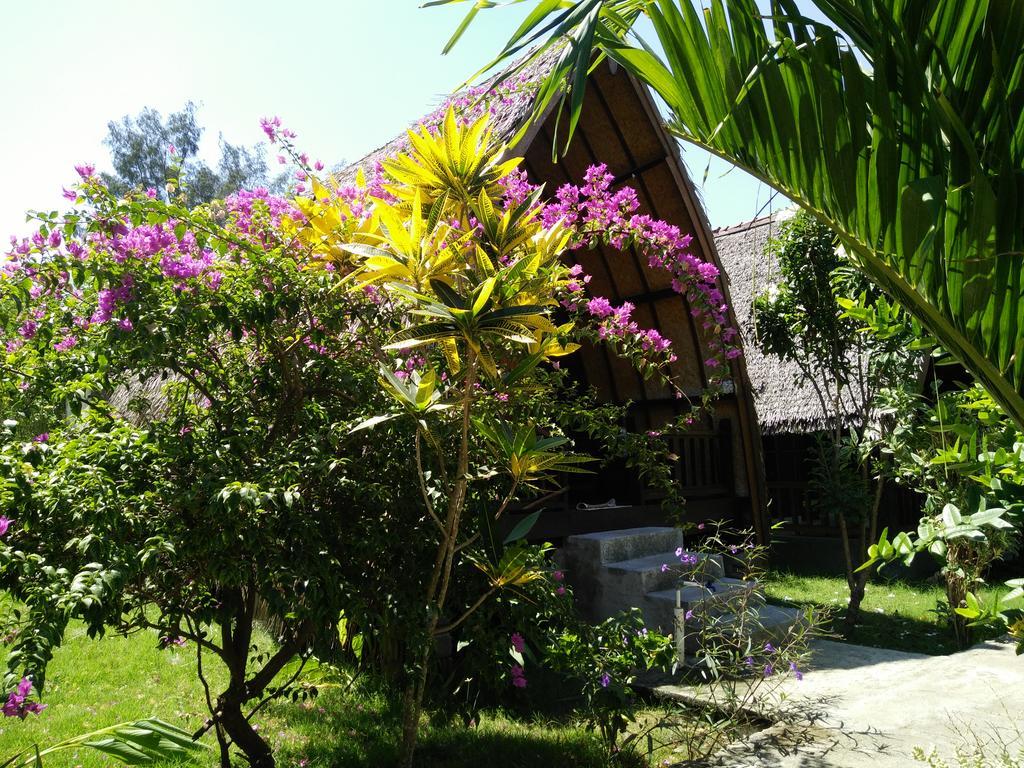 ホテルRose Bungalow Pemenang エクステリア 写真