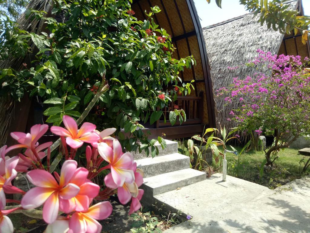 ホテルRose Bungalow Pemenang エクステリア 写真